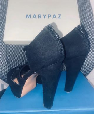 Tacones negros de Marypaz