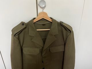 chaqueta de traje militar 