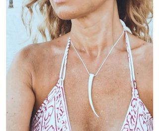 Collar y pendientes plateados