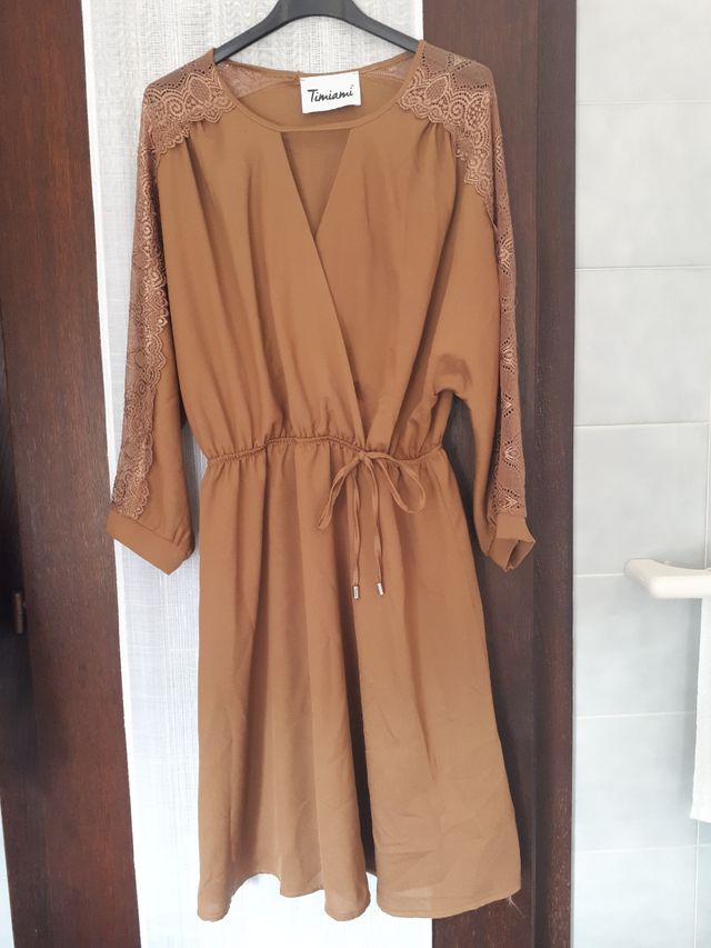 Abito Timiami color tabacco.  Nuovo