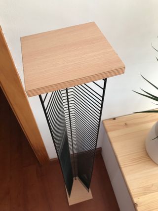 Columna mueble bonita guardar/ exponer CDs