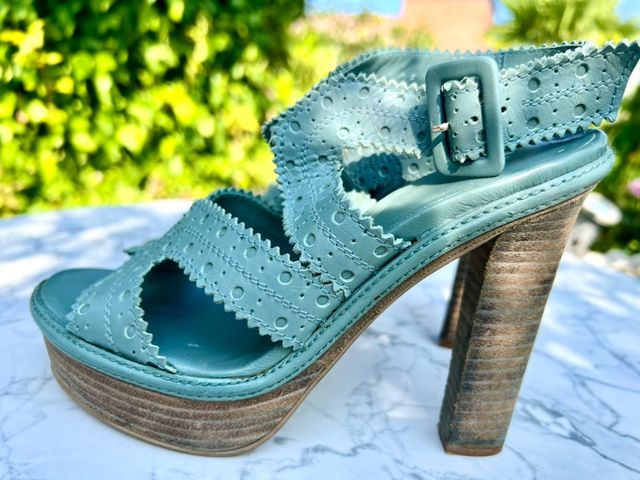 Sandalia de tacon Castañer