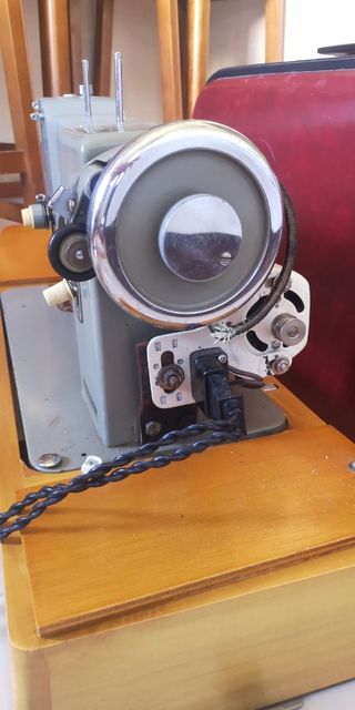 Máquina de coser wertheim rápida antigua