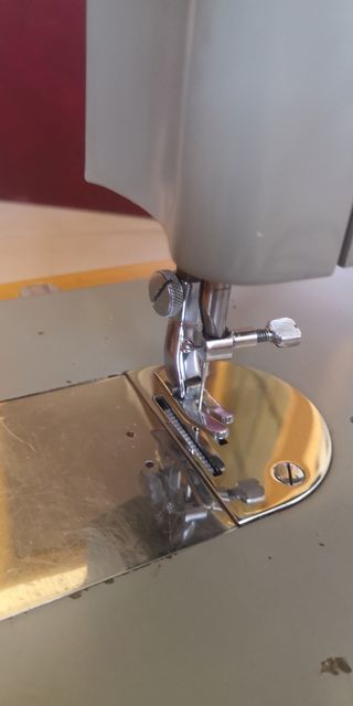 Máquina de coser wertheim rápida antigua