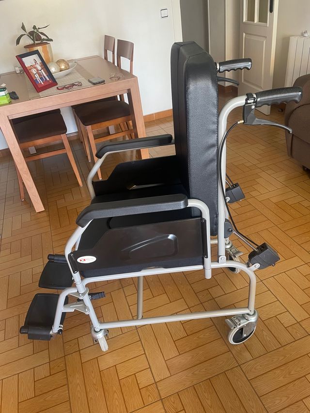 silla de ruedas fija reclinable como nueva
