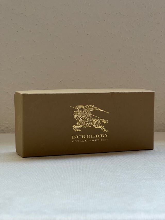 Caja Burberry