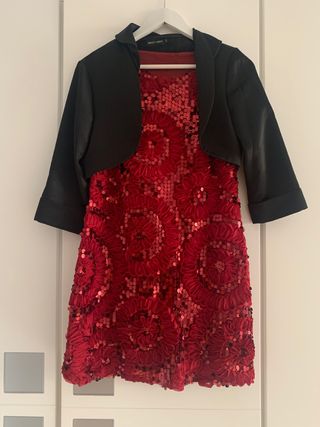 vestido de fiesta rojo con torera