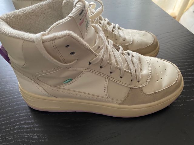 Botin deportivo niña talla 38