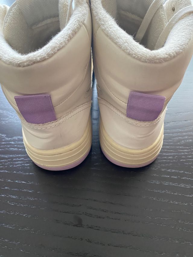 Botin deportivo niña talla 38