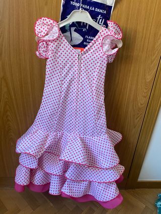 TRAJE FLAMENCA NIÑA DE MATY, MANTON Y PEINETAS