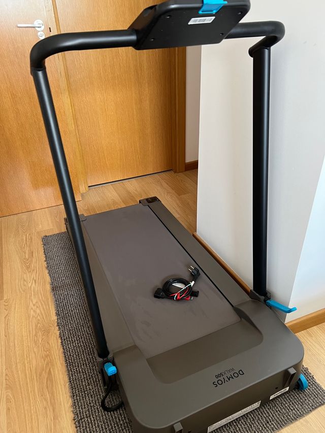 Cinta Caminar W500 Compacta Domyos 8 km/hr.