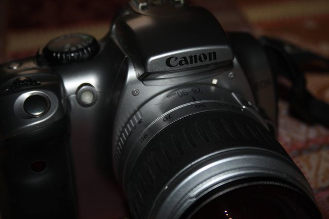 Reflex digitale Canon EOS 300D con obiettivo Canon