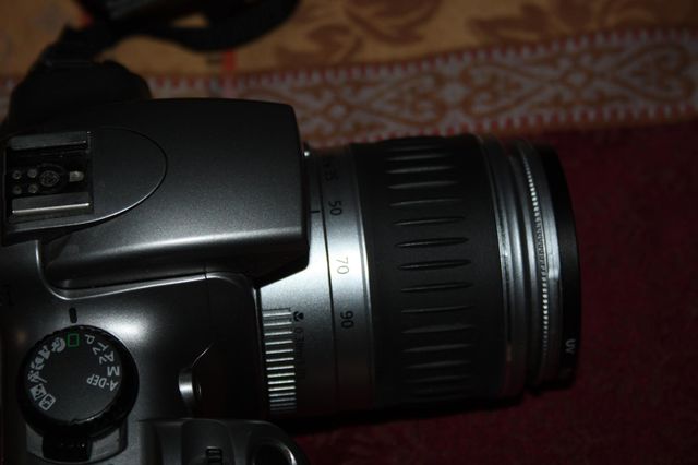 Reflex digitale Canon EOS 300D con obiettivo Canon