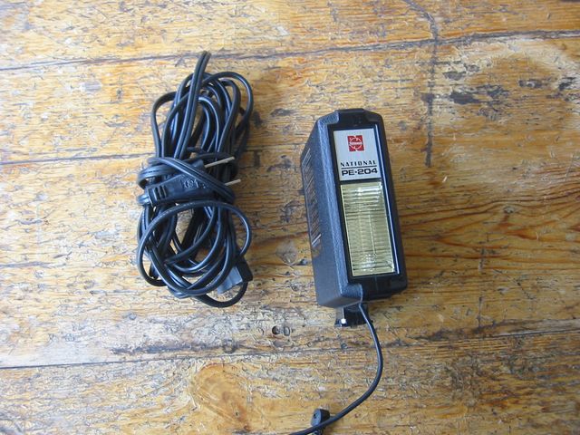 Flash verticale marca National Mod. PE-204