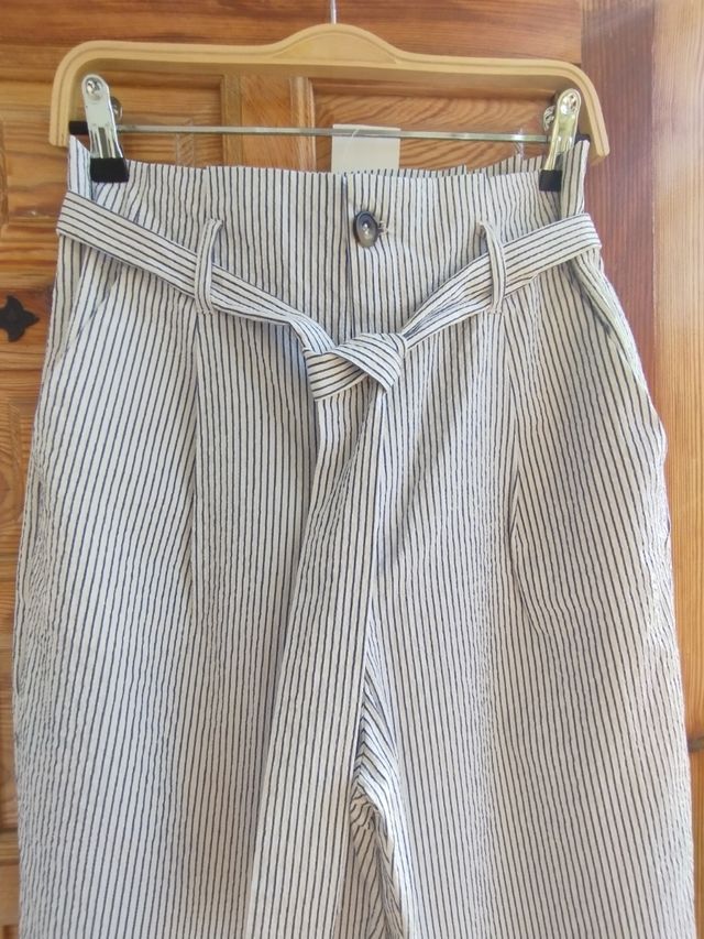Pantalón rayas talle alto.SIN ESTRENAR
