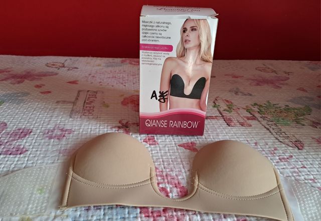 Reggiseno adesivo