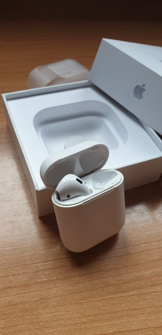 Airpods, Apple