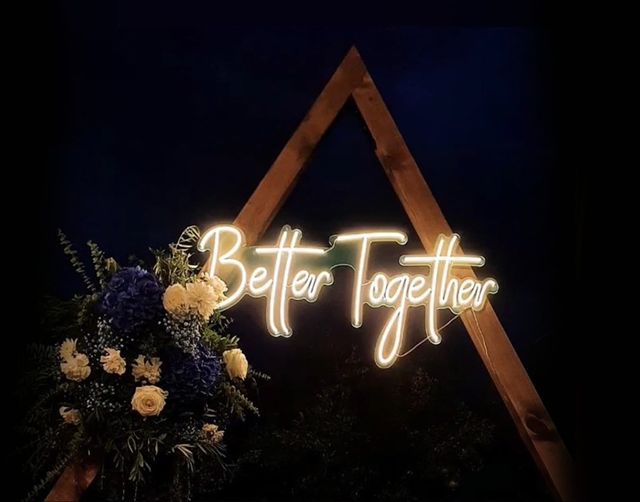 Neón Better Together