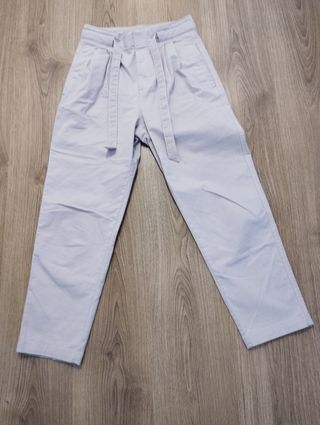 Pantalón color rosa-lila claro. Como nuevos.