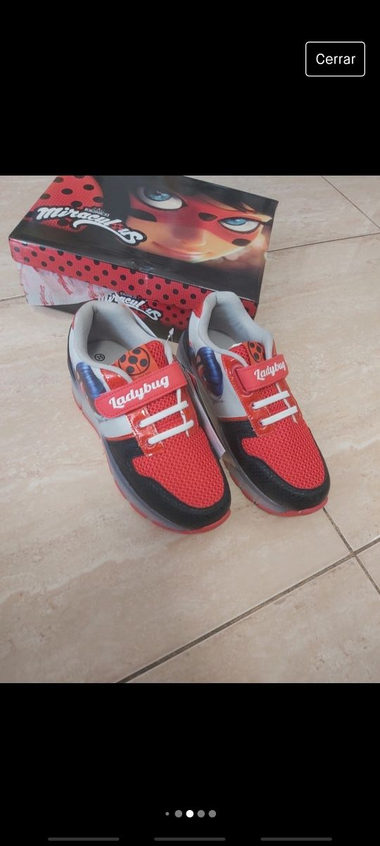 Zapatillas con ruedas y luces