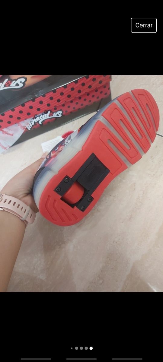 Zapatillas con ruedas y luces