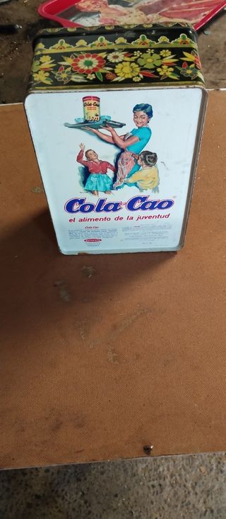 cajita de cola cao antigua 