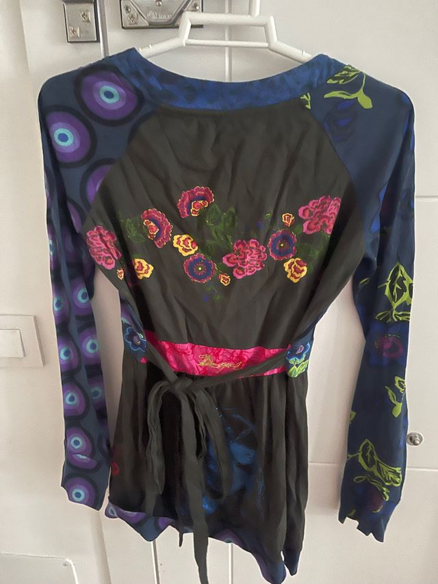 camiseta desigual