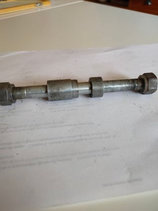 Eje rueda Guzzi dingo 49