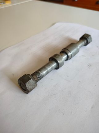 Eje rueda Guzzi dingo 49