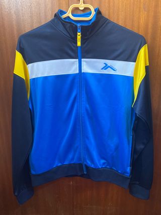 chaqueta cuello alto