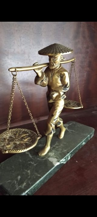 Campesino asiático bronce