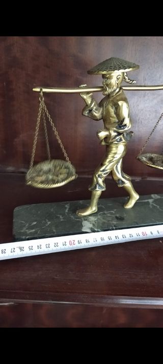 Campesino asiático bronce