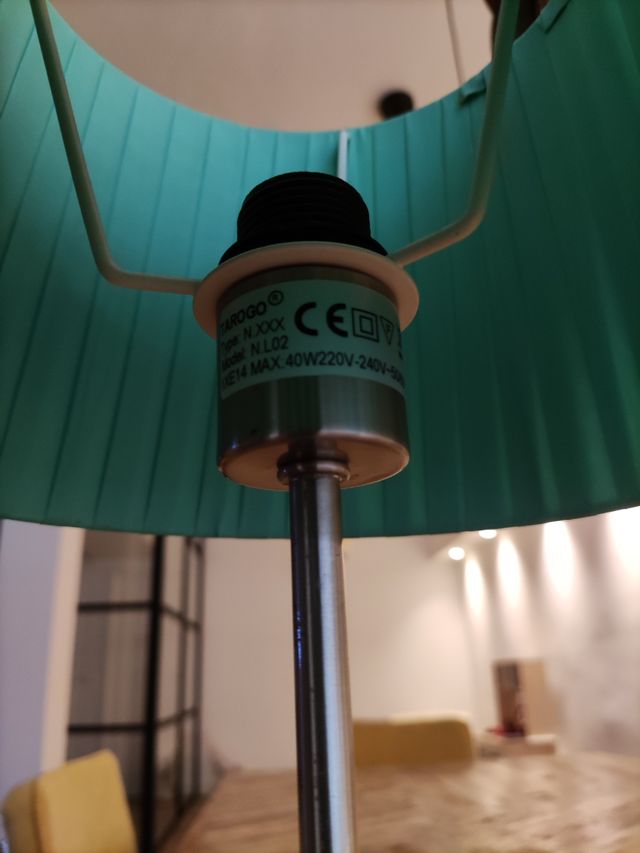 Lámpara con tulipa de tela A Loja do Gato Preto 