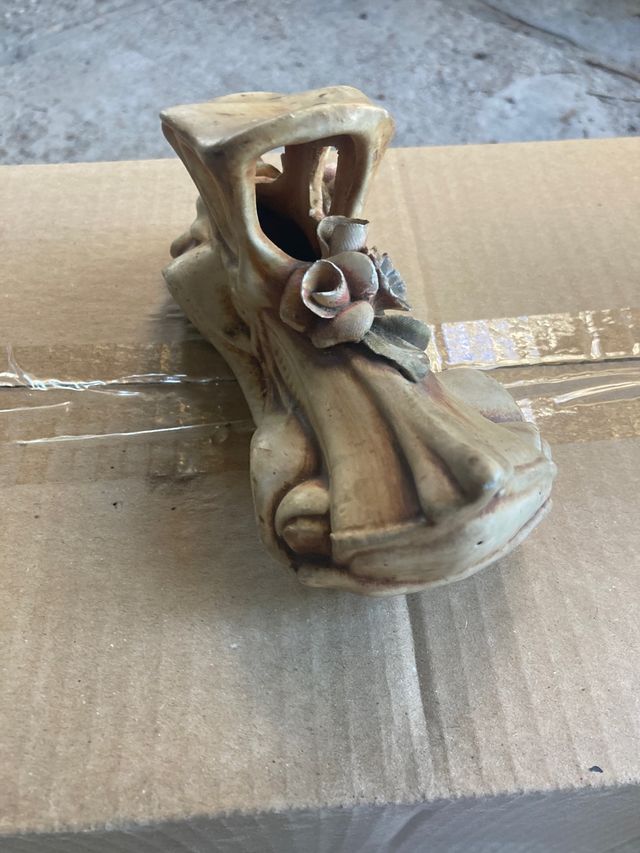 Soprammobile  in ceramica