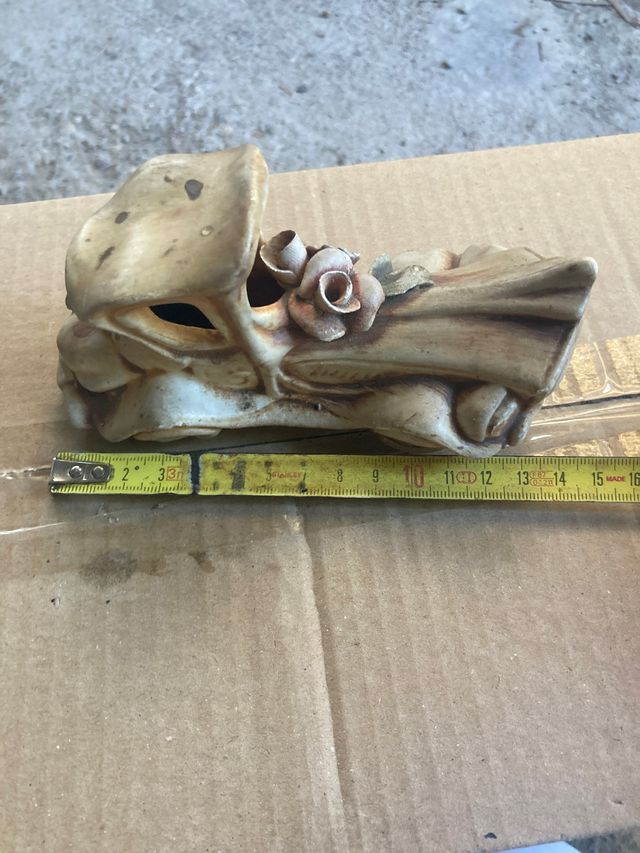 Soprammobile  in ceramica