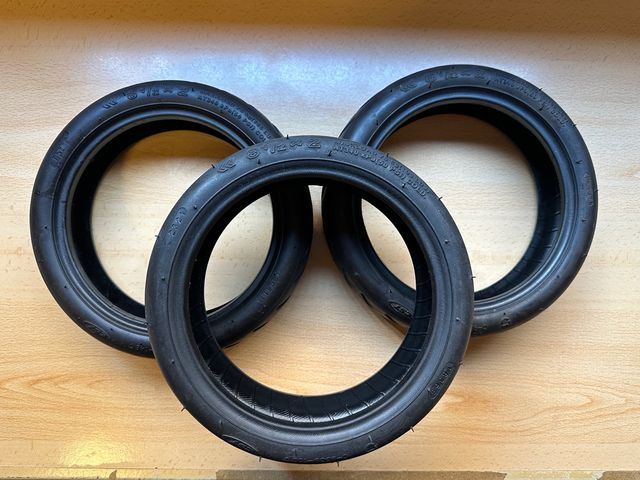 3 Ruedas de 8"Originales para Patinetes XIAOMI.