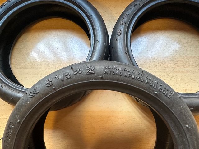 3 Ruedas de 8"Originales para Patinetes XIAOMI.