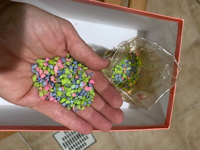 mix sassolini colorati e candele per decorazioni