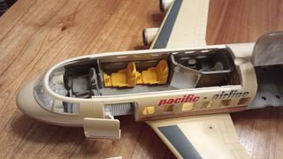 AVIÓN PLAYMOBIL COMPLETO CON ALGUNA MARCA POR USO.