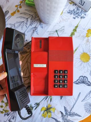 Teléfono antiguo