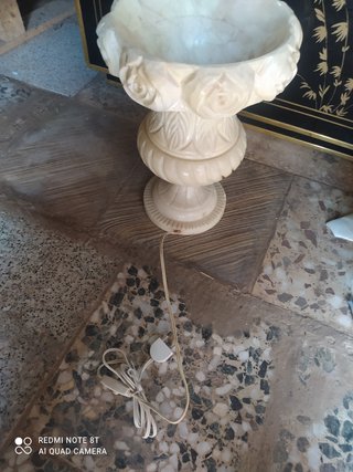 Dos lamparas de mesa de mármol