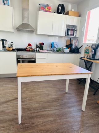 Mesa de cocina IKEA LERHAMN como nueva