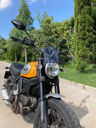 Moto Ducati en perfecto estado