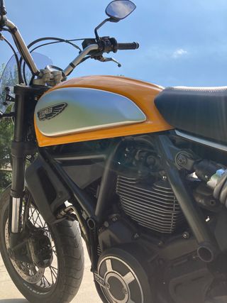 Moto Ducati en perfecto estado