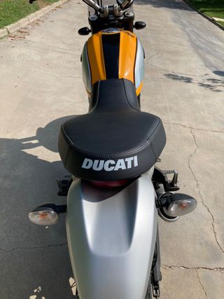 Moto Ducati en perfecto estado