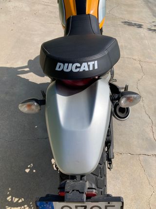 Moto Ducati en perfecto estado