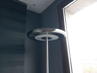 Lampara de pie nueva