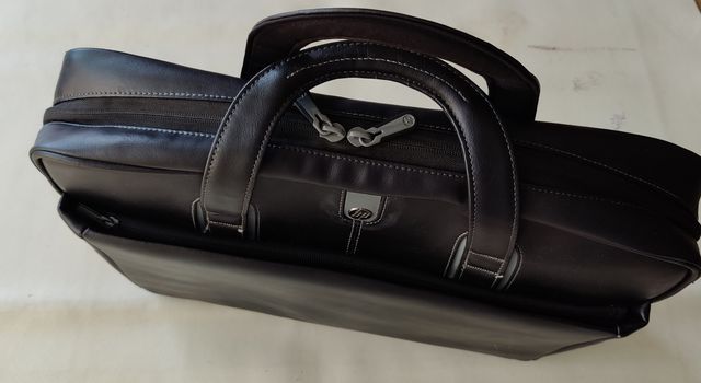 Bolsa de cuero para portátil
