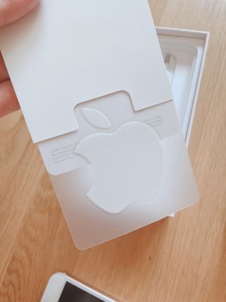 Apple iPhone 8 Oro + Accesorios