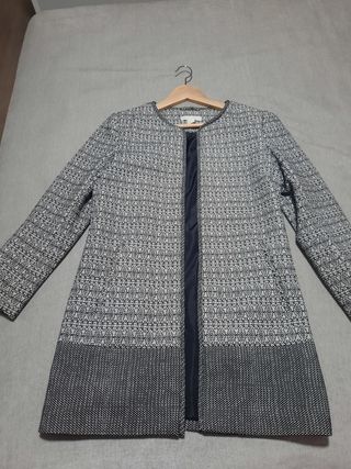 Casaca blanca y negra H&M